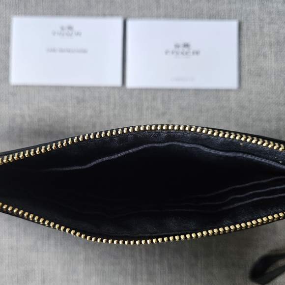 NWOT Coach Wristlet - Picture 7 of 11